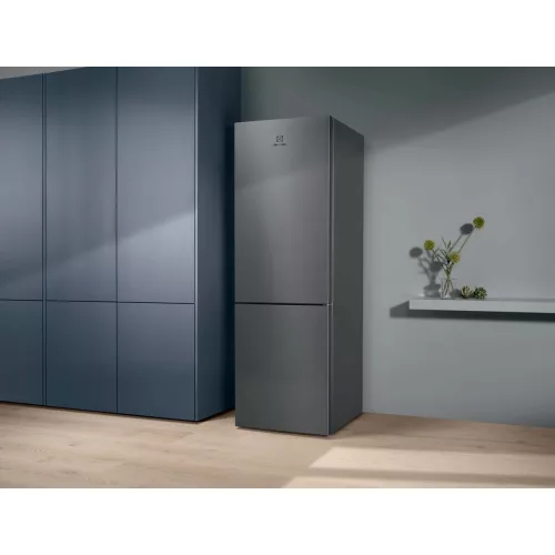 Electrolux LNT5ME32U1 szabadonálló alulfagyasztós hűtőszekrény | NoFrost | 230/101 l | 186 cm