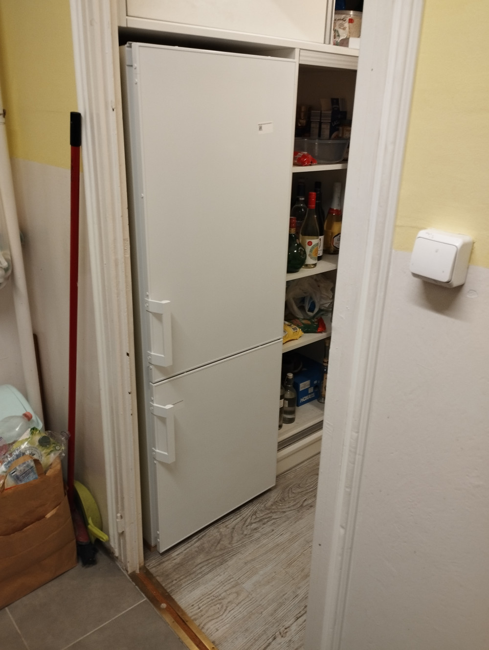 Electrolux EK274BNLWE Beépíthető kombinált alulfagyasztós hűtőszekrény | NoFrost | TwinTech | 166/60 l | 152 cm magas | 54,7 cm széles Electrolux EK274BNLWE Beépíthető kombinált alulfagyasztós hűtőszekrény | NoFrost | TwinTech | 166/60 l | 152 cm magas | 54,7 cm széles