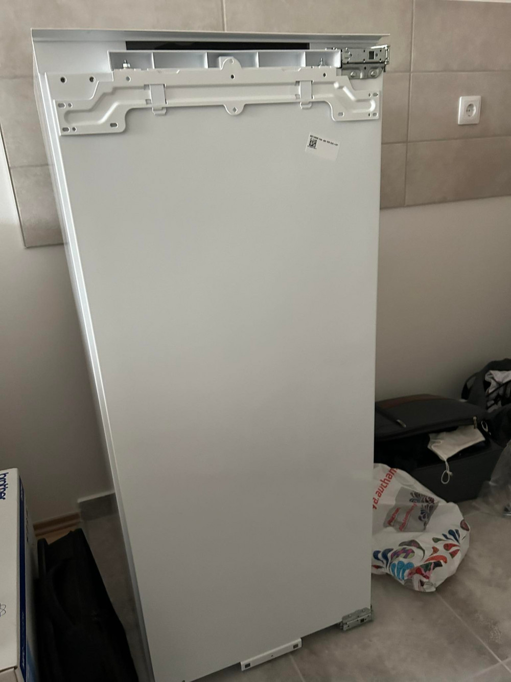 Electrolux Novamatic EKI1710.3R Beépíthető hűtőszekrény | 214 l | 126.5 cm magas | 54.7 cm széles Electrolux Novamatic EKI1710.3R Beépíthető hűtőszekrény | 214 l | 126.5 cm magas | 54.7 cm széles