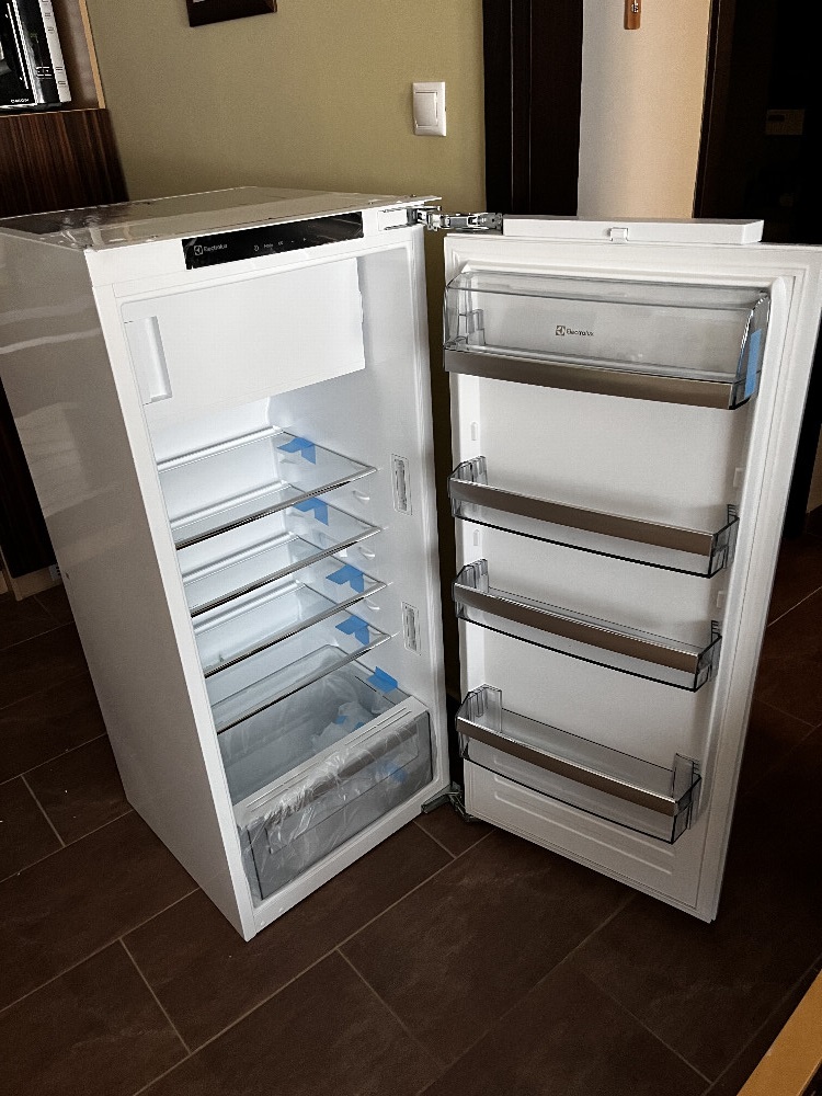   Electrolux IK243SR Beépíthető hűtőszekrény | OptiSpace | 214 l | 126.5 cm magas | 54.7 cm széles

