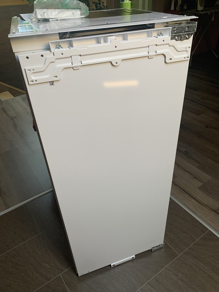     Electrolux IK243SR Beépíthető hűtőszekrény | OptiSpace | 214 l | 126.5 cm magas | 54.7 cm széles