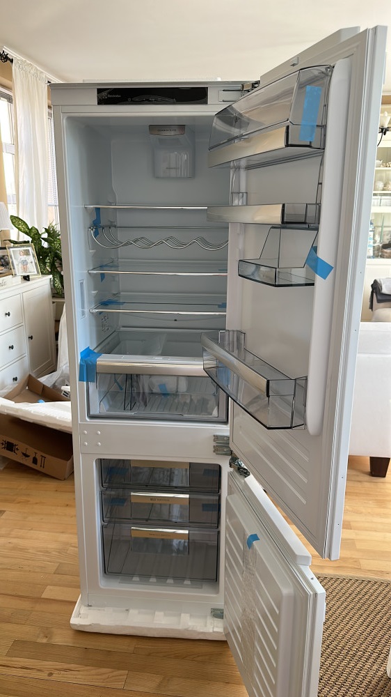 Electrolux IK303BNR Beépíthető kombinált alulfagyasztós hűtőszekrény | NoFrost | DynamicAir | CleanAir | 194/60 | 165 cm magas | 54.7 cm széles Electrolux IK303BNR Beépíthető kombinált alulfagyasztós hűtőszekrény | NoFrost | DynamicAir | CleanAir | 194/60 | 165 cm magas | 54.7 cm széles