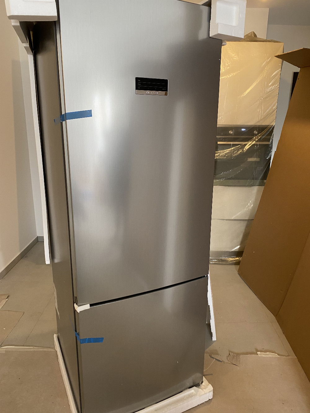   Bosch KGN56XLEA Serie|4 Szabadonálló kombinált alulfagyasztós hűtőszekrény | NoFrost | PerfectFit | 400/105 l | 193 cm magas | 70 cm széles | Nemesacél kinézet
