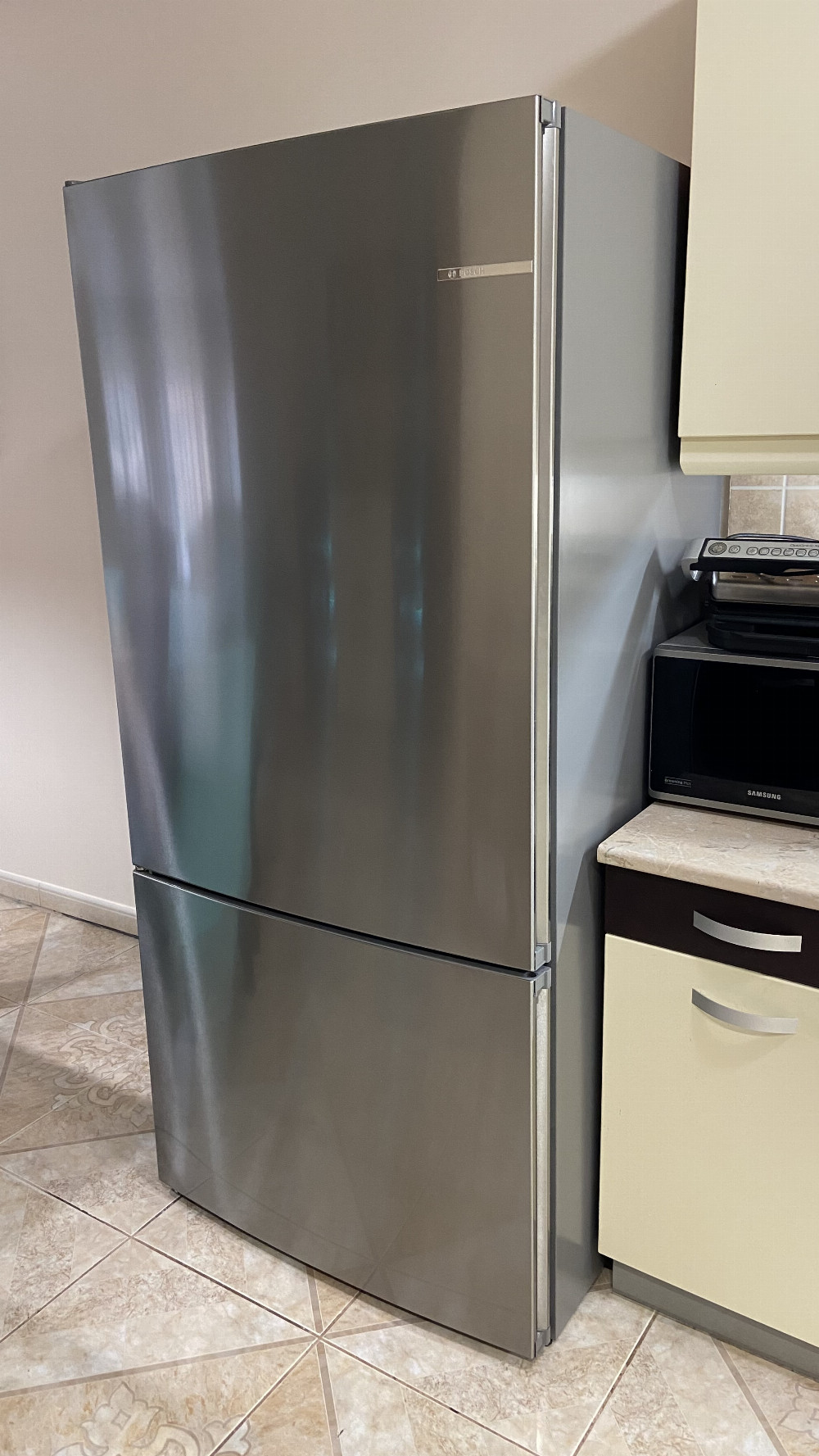   BOSCH KGN864IFA Serie|4 Szabadonálló kombinált  alulfagyasztós hűtőszekrény | NoFrost | PerfectFit | 479/152 l | 186  cm magas | 86 cm széles | Nemesacél

